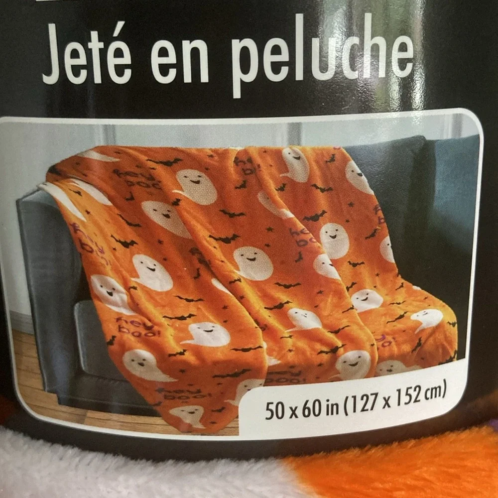 NWT- Super Soft- HEY BOO 👻- Ghost- Decorative Throw Blanket 50x60 🦇